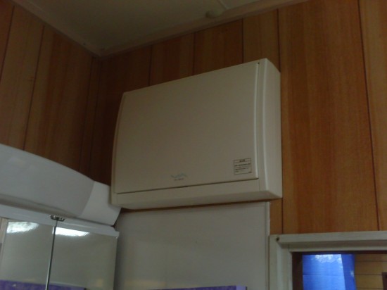 PICT0209 分電盤取り付け後